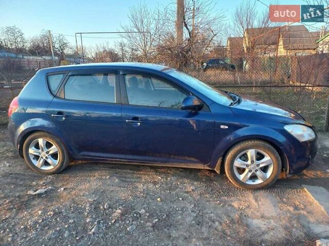 Синий Киа Сид, объемом двигателя 1.6 л и пробегом 330 тыс. км за 5600 $, фото 3 на Automoto.ua