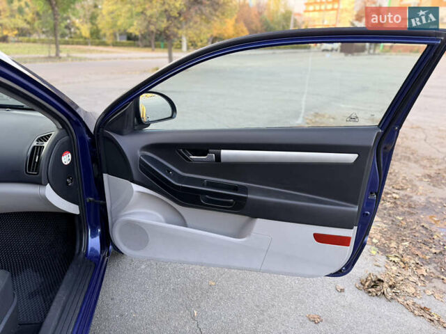 Киа Сид 2008 в Харькове на Automoto.ua Синий Киа Сид, объемом двигателя 1.6 л и пробегом 285 тыс. км за 5200 $, фото 8 на Automoto.ua