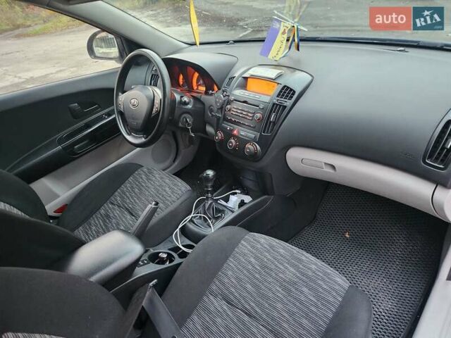 Кіа Сід 2008 у Полтаві на Automoto.ua Синій Кіа Сід, об'ємом двигуна 1.4 л та пробігом 191 тис. км за 4800 $, фото 20 на Automoto.ua