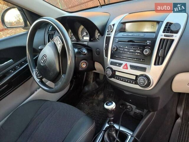 Синий Киа Сид, объемом двигателя 1.6 л и пробегом 330 тыс. км за 5600 $, фото 1 на Automoto.ua