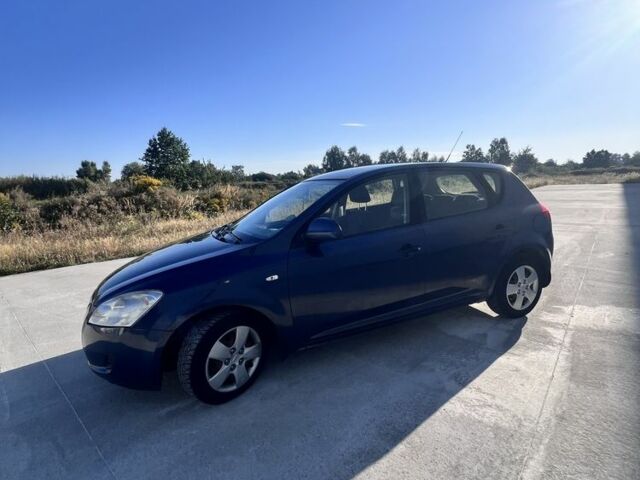 Синій Кіа Сід, об'ємом двигуна 1.6 л та пробігом 309 тис. км за 4499 $, фото 6 на Automoto.ua