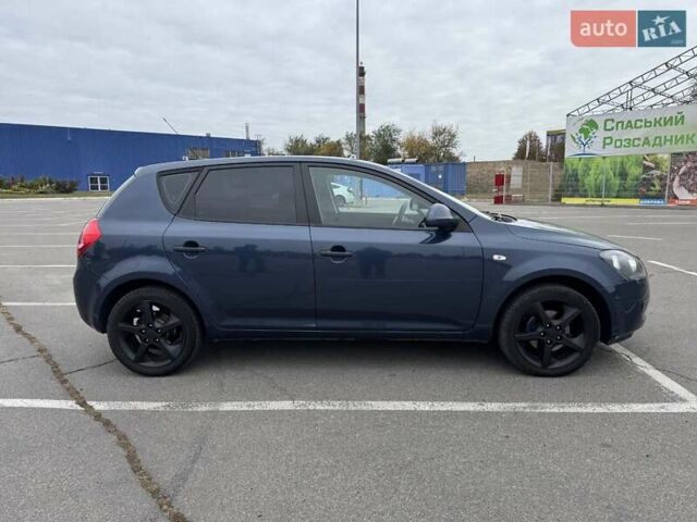 Синій Кіа Сід, об'ємом двигуна 1.58 л та пробігом 252 тис. км за 5800 $, фото 2 на Automoto.ua