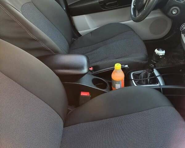Синий Киа Сид, объемом двигателя 1.6 л и пробегом 330 тыс. км за 5600 $, фото 2 на Automoto.ua