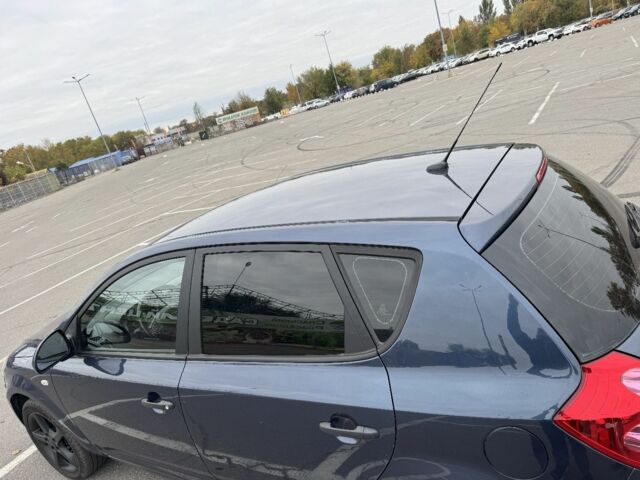 Синий Киа Сид, объемом двигателя 1.6 л и пробегом 242 тыс. км за 5800 $, фото 6 на Automoto.ua