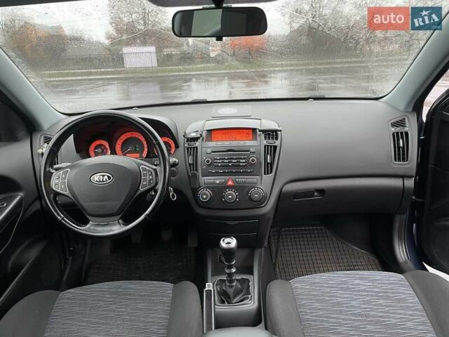 Синій Кіа Сід, об'ємом двигуна 1.6 л та пробігом 225 тис. км за 4999 $, фото 5 на Automoto.ua