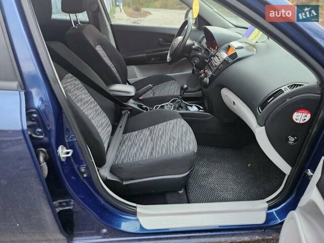 Кіа Сід 2008 у Полтаві на Automoto.ua Синій Кіа Сід, об'ємом двигуна 1.4 л та пробігом 191 тис. км за 4800 $, фото 19 на Automoto.ua