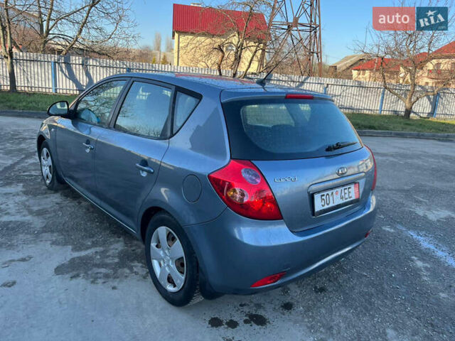 Синий Киа Сид, объемом двигателя 1.4 л и пробегом 177 тыс. км за 4999 $, фото 4 на Automoto.ua