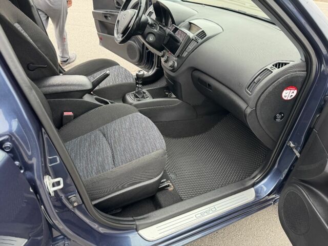 Синий Киа Сид, объемом двигателя 1.6 л и пробегом 242 тыс. км за 5800 $, фото 10 на Automoto.ua