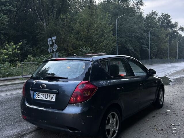 Синий Киа Сид, объемом двигателя 1.6 л и пробегом 252 тыс. км за 3300 $, фото 3 на Automoto.ua