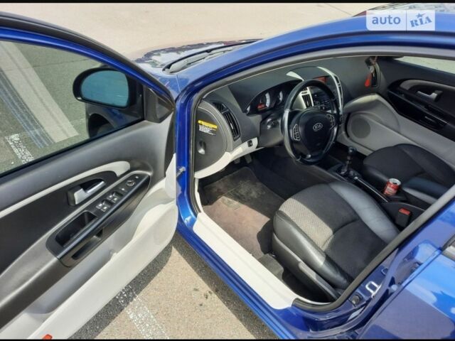 Синій Кіа Сід, об'ємом двигуна 2 л та пробігом 204 тис. км за 6500 $, фото 4 на Automoto.ua