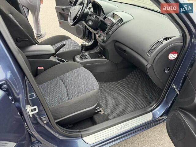 Синій Кіа Сід, об'ємом двигуна 1.58 л та пробігом 252 тис. км за 5800 $, фото 10 на Automoto.ua