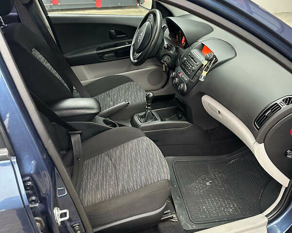 Синий Киа Сид, объемом двигателя 1.4 л и пробегом 144 тыс. км за 5100 $, фото 9 на Automoto.ua
