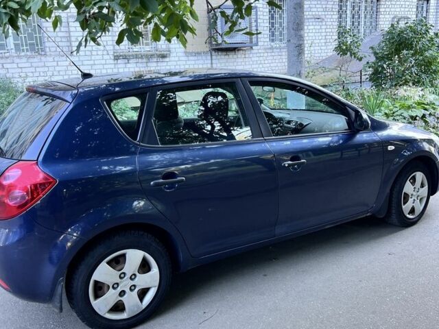 Синій Кіа Сід, об'ємом двигуна 1.6 л та пробігом 309 тис. км за 4499 $, фото 15 на Automoto.ua
