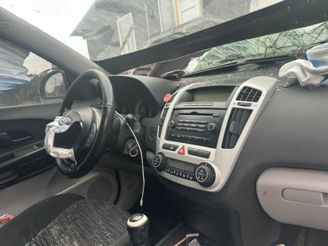 Киа Сид 2008 в Киеве на Automoto.ua Синий Киа Сид, объемом двигателя 2 л и пробегом 220 тыс. км за 1650 $, фото 2 на Automoto.ua