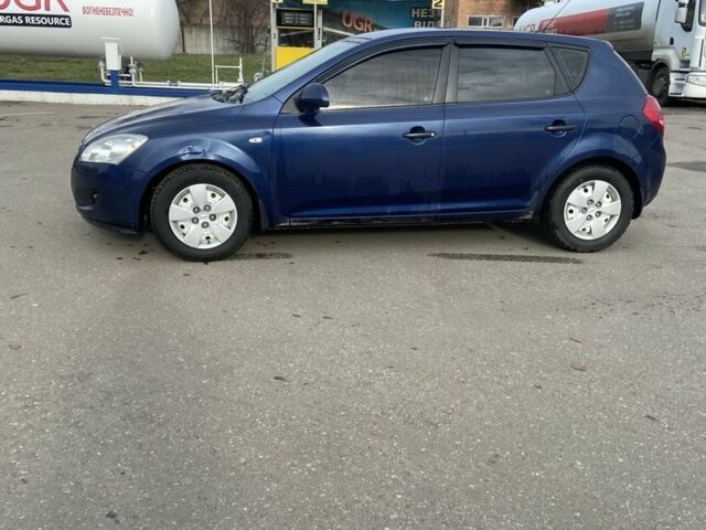 Синий Киа Сид, объемом двигателя 1.4 л и пробегом 290 тыс. км за 3800 $, фото 4 на Automoto.ua