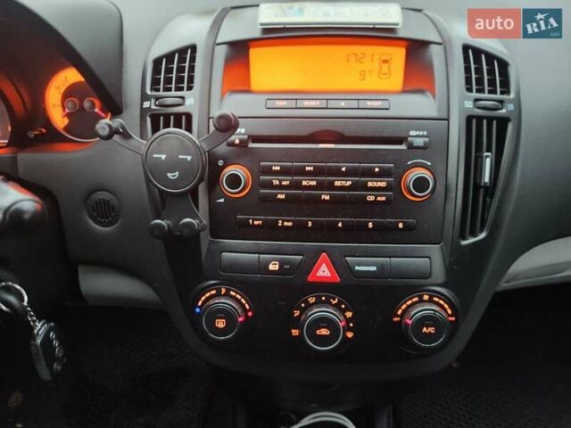 Кіа Сід 2008 у Полтаві на Automoto.ua Синій Кіа Сід, об'ємом двигуна 1.4 л та пробігом 191 тис. км за 4800 $, фото 27 на Automoto.ua