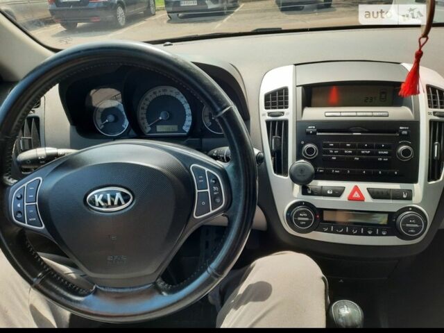 Синій Кіа Сід, об'ємом двигуна 2 л та пробігом 204 тис. км за 6500 $, фото 9 на Automoto.ua
