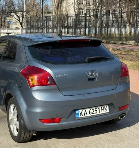 Синий Киа Сид, объемом двигателя 1.6 л и пробегом 225 тыс. км за 5300 $, фото 4 на Automoto.ua