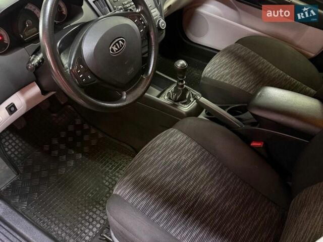 Синій Кіа Сід, об'ємом двигуна 1.4 л та пробігом 145 тис. км за 6000 $, фото 14 на Automoto.ua