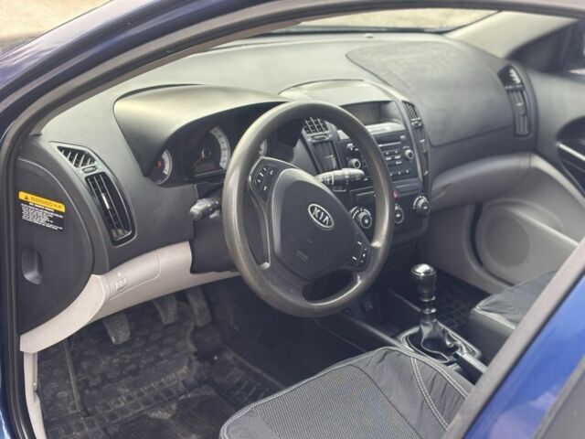 Синий Киа Сид, объемом двигателя 1.6 л и пробегом 235 тыс. км за 4100 $, фото 7 на Automoto.ua