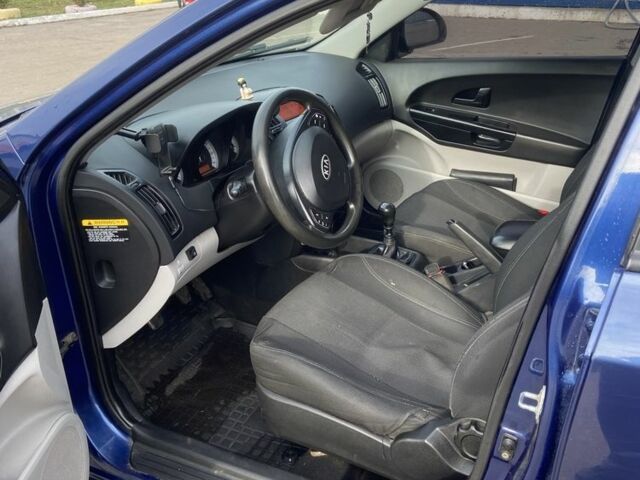 Синий Киа Сид, объемом двигателя 1.4 л и пробегом 290 тыс. км за 3800 $, фото 7 на Automoto.ua