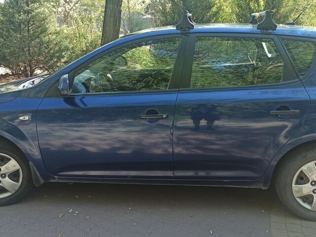Синій Кіа Сід, об'ємом двигуна 1.6 л та пробігом 223 тис. км за 5400 $, фото 2 на Automoto.ua
