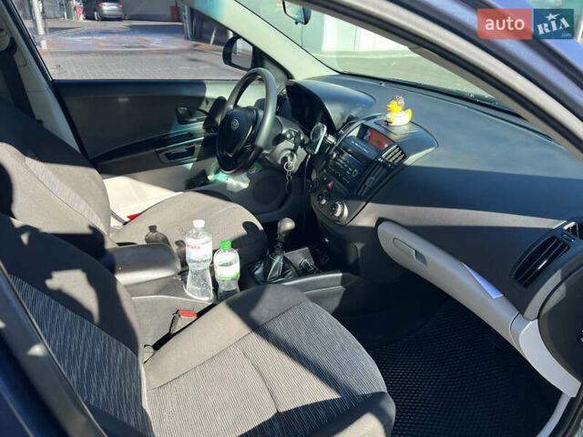 Синий Киа Сид, объемом двигателя 1.59 л и пробегом 380 тыс. км за 4750 $, фото 6 на Automoto.ua