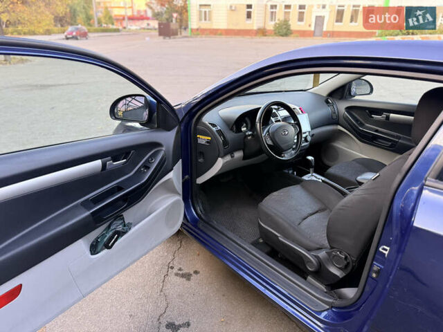 Киа Сид 2008 в Харькове на Automoto.ua Синий Киа Сид, объемом двигателя 1.6 л и пробегом 285 тыс. км за 5200 $, фото 9 на Automoto.ua