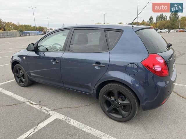 Синій Кіа Сід, об'ємом двигуна 1.58 л та пробігом 252 тис. км за 5800 $, фото 5 на Automoto.ua