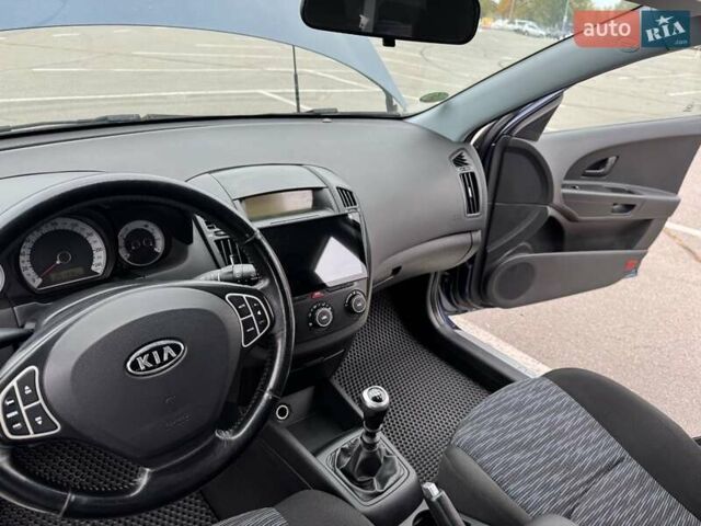 Синій Кіа Сід, об'ємом двигуна 1.58 л та пробігом 252 тис. км за 5800 $, фото 15 на Automoto.ua