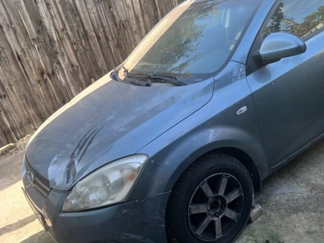 Синий Киа Сид, объемом двигателя 0 л и пробегом 220 тыс. км за 2000 $, фото 4 на Automoto.ua