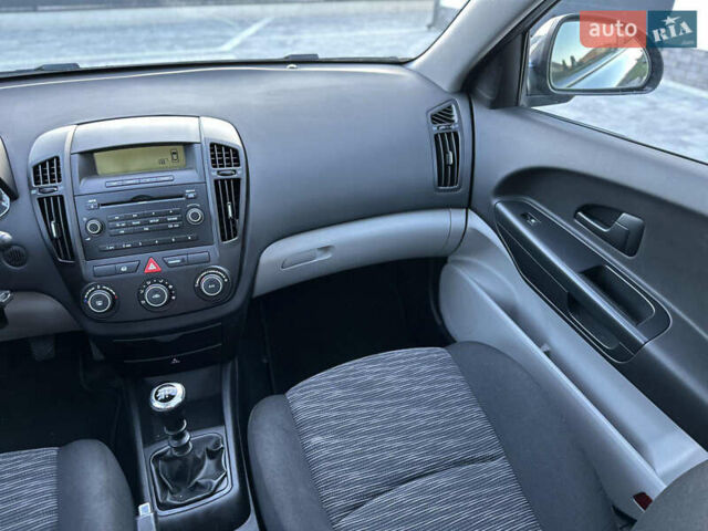 Синій Кіа Сід, об'ємом двигуна 1.4 л та пробігом 194 тис. км за 6450 $, фото 31 на Automoto.ua