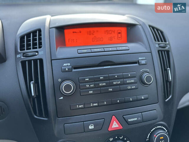 Синій Кіа Сід, об'ємом двигуна 1.4 л та пробігом 194 тис. км за 6450 $, фото 35 на Automoto.ua