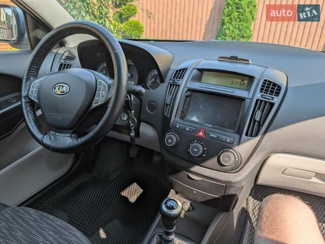 Синий Киа Сид, объемом двигателя 1.4 л и пробегом 200 тыс. км за 5500 $, фото 38 на Automoto.ua