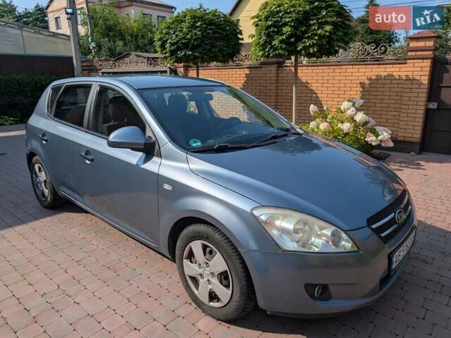 Синий Киа Сид, объемом двигателя 1.4 л и пробегом 200 тыс. км за 5500 $, фото 14 на Automoto.ua