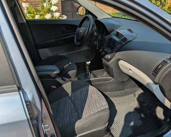 Синий Киа Сид, объемом двигателя 1.4 л и пробегом 200 тыс. км за 5500 $, фото 36 на Automoto.ua