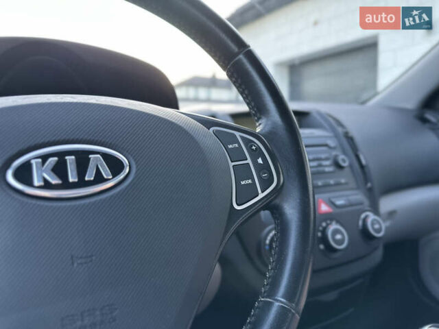 Синій Кіа Сід, об'ємом двигуна 1.4 л та пробігом 194 тис. км за 6450 $, фото 41 на Automoto.ua