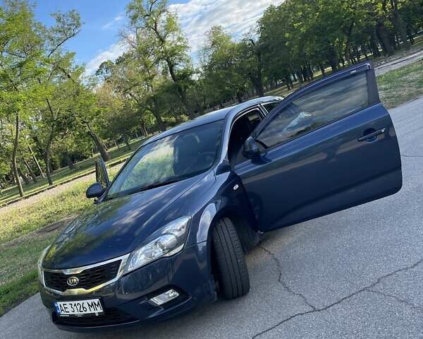 Синий Киа Сид, объемом двигателя 1.4 л и пробегом 336 тыс. км за 5200 $, фото 9 на Automoto.ua