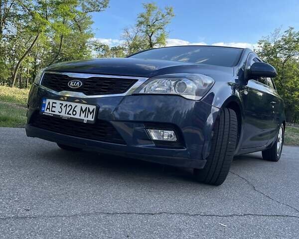 Синий Киа Сид, объемом двигателя 1.4 л и пробегом 336 тыс. км за 5200 $, фото 1 на Automoto.ua