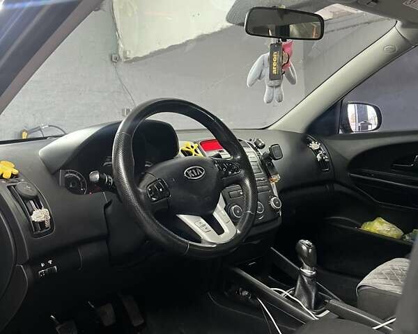 Синий Киа Сид, объемом двигателя 1.6 л и пробегом 256 тыс. км за 6400 $, фото 11 на Automoto.ua