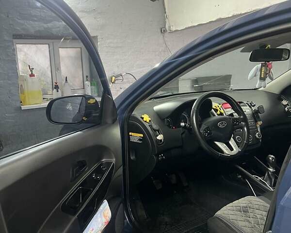 Синий Киа Сид, объемом двигателя 1.6 л и пробегом 256 тыс. км за 6400 $, фото 26 на Automoto.ua