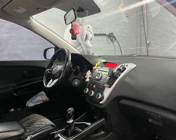 Синий Киа Сид, объемом двигателя 1.6 л и пробегом 256 тыс. км за 6400 $, фото 16 на Automoto.ua