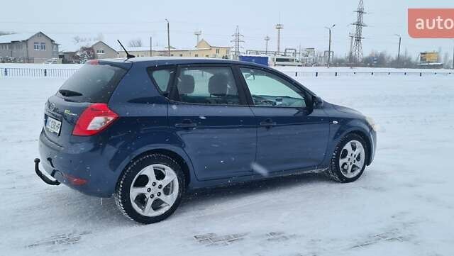 Синий Киа Сид, объемом двигателя 1.4 л и пробегом 279 тыс. км за 4950 $, фото 4 на Automoto.ua