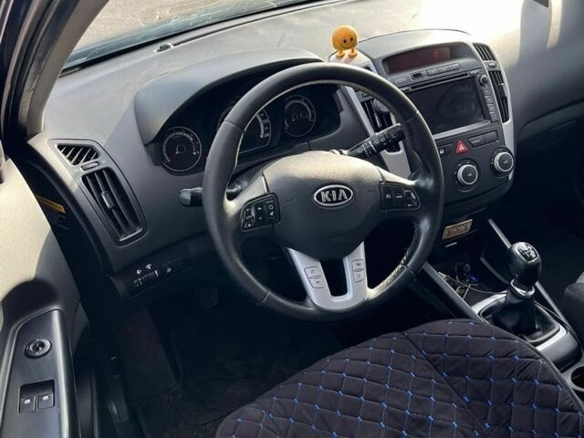 Синий Киа Сид, объемом двигателя 1.4 л и пробегом 260 тыс. км за 5500 $, фото 10 на Automoto.ua
