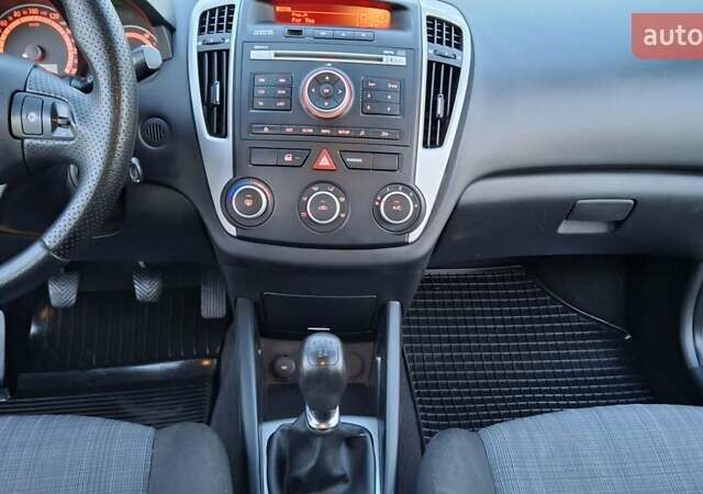Синий Киа Сид, объемом двигателя 1.4 л и пробегом 147 тыс. км за 5900 $, фото 28 на Automoto.ua