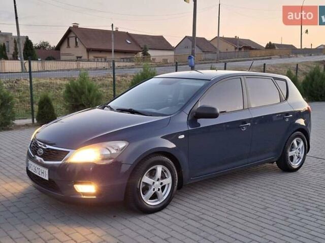 Синий Киа Сид, объемом двигателя 1.4 л и пробегом 147 тыс. км за 5900 $, фото 5 на Automoto.ua
