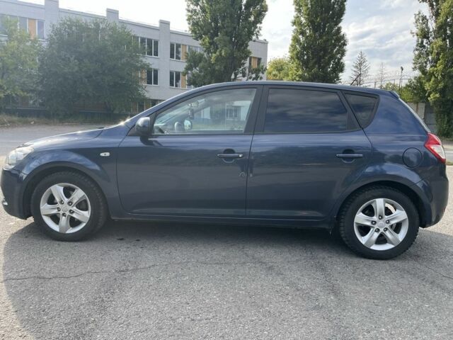 Синий Киа Сид, объемом двигателя 1.4 л и пробегом 268 тыс. км за 5527 $, фото 7 на Automoto.ua