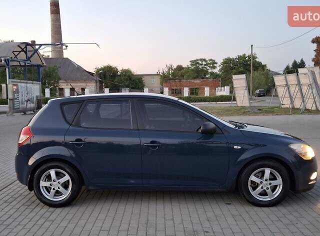 Синий Киа Сид, объемом двигателя 1.4 л и пробегом 147 тыс. км за 5900 $, фото 3 на Automoto.ua