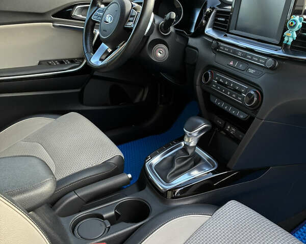 Киа Сид 2019 в Киеве на Automoto.ua Синий Киа Сид, объемом двигателя 1.59 л и пробегом 129 тыс. км за 15200 $, фото 19 на Automoto.ua