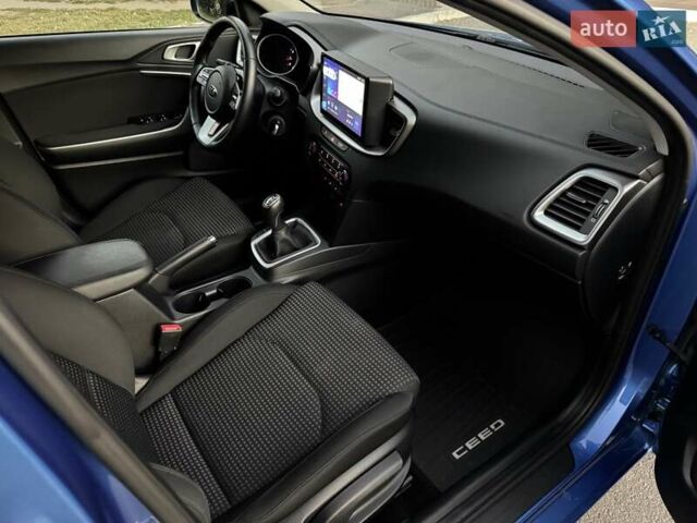 Синий Киа Сид, объемом двигателя 1.59 л и пробегом 96 тыс. км за 13800 $, фото 12 на Automoto.ua